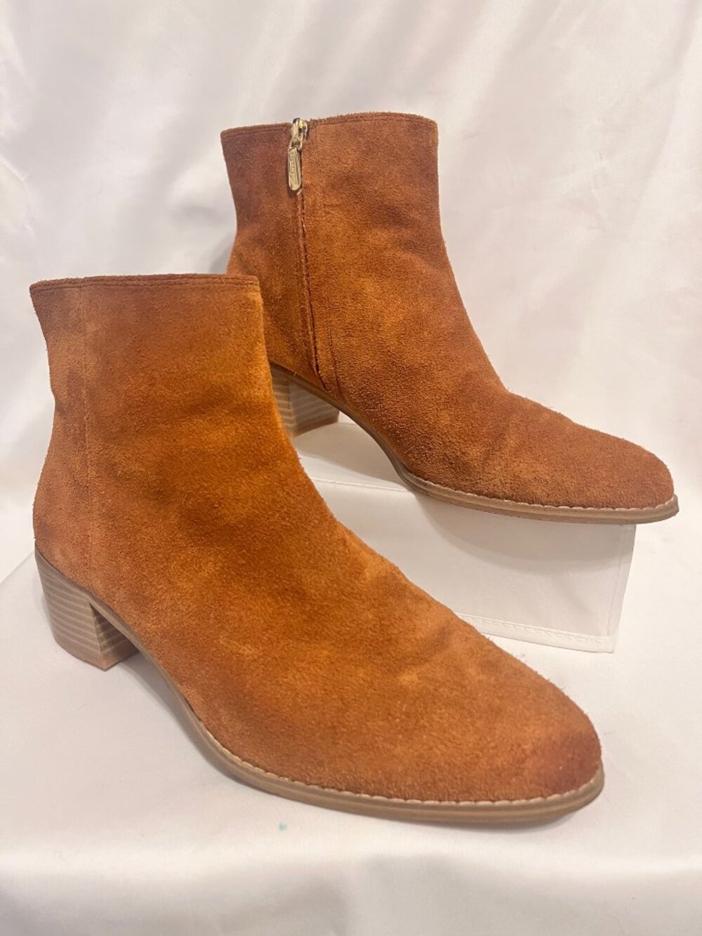 Clarks Somerset Orange Suede Feel Ankle 2" Heeled Bootie Boots-Size 11-Gold Zip - Picture 2 of 14